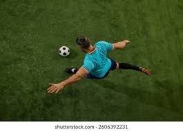 博弈论中的“重复博弈”：在长期的牌局中，建立“信用形象”对后续诈唬的价值。（从重复博弈看长期牌局：塑造信誉为后续诈唬增值）