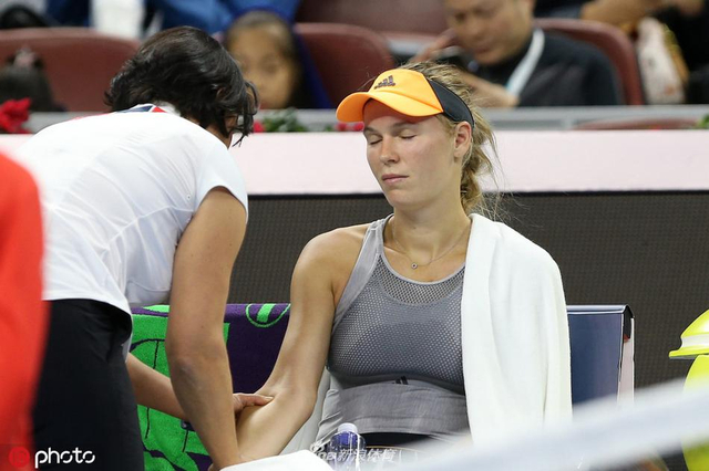 草地球场的 草地球场的