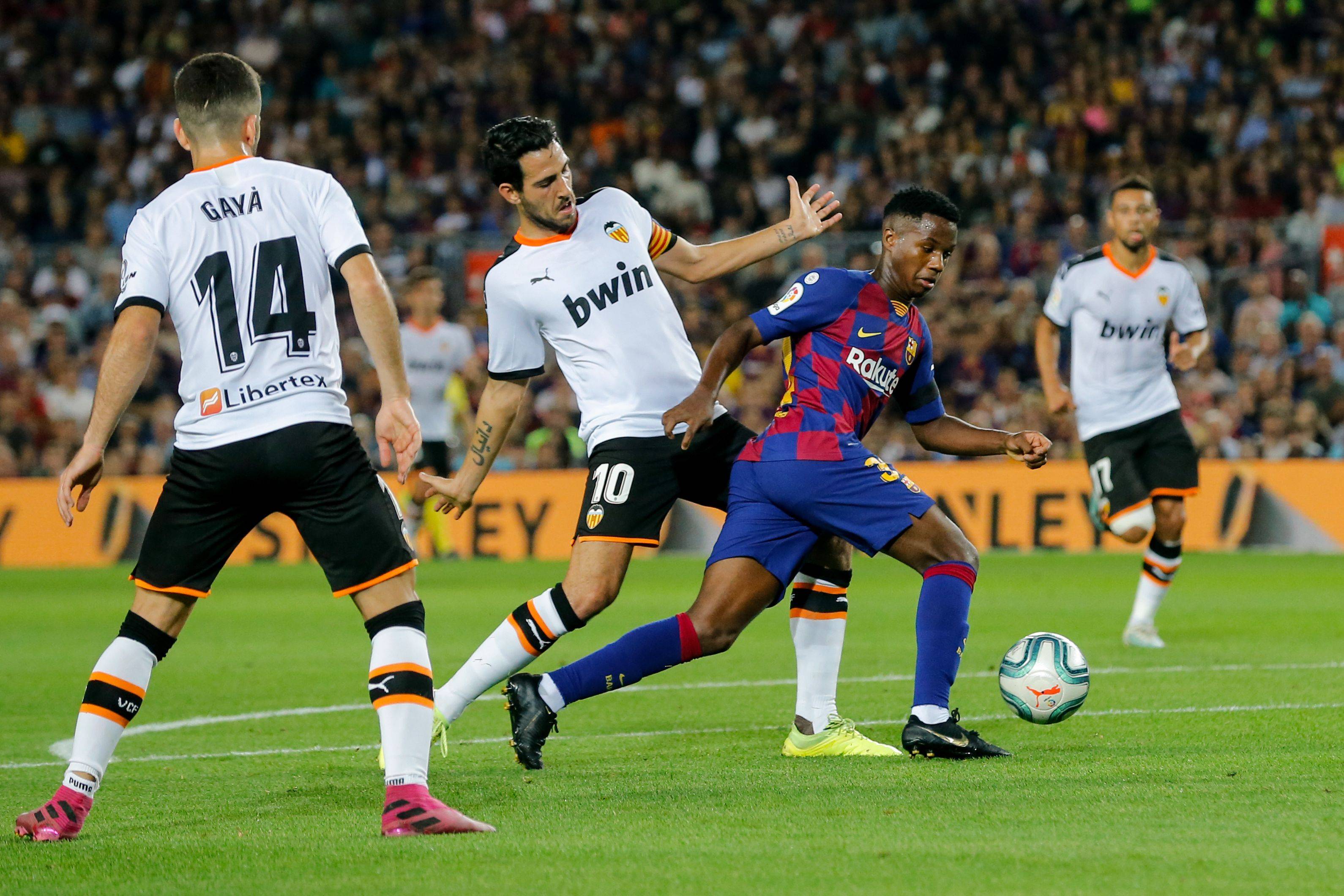 他凭借其 他凭借其